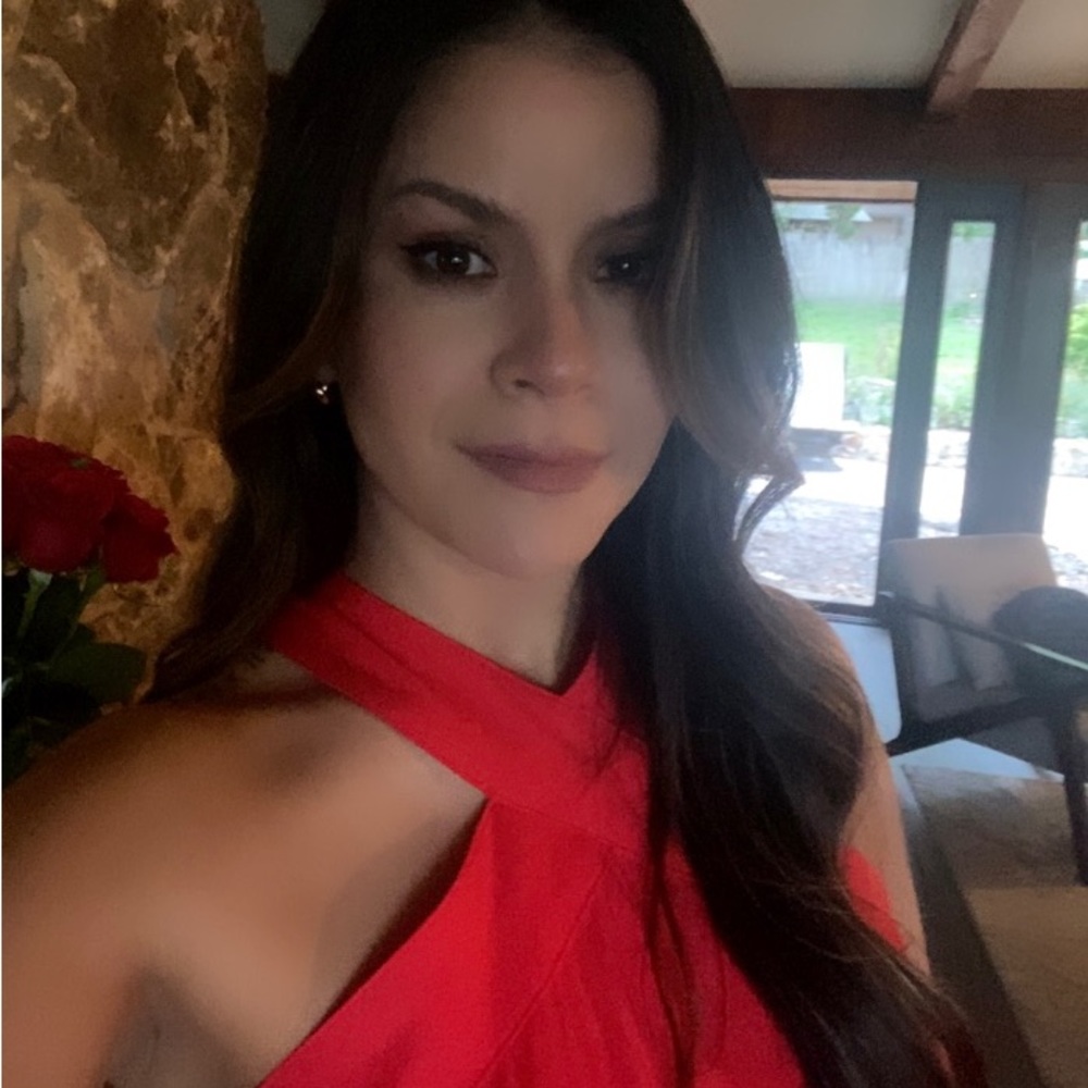 Meet your Posher, Alicia